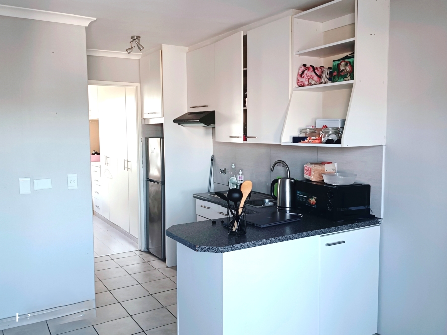 1 Bedroom Property for Sale in Bothasig Western Cape
